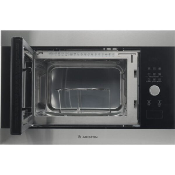 The Ariston microwave oven is designed to help you prepare a big meal without a hassle. It's 25 L capacity is big enough to cook for all your loved ones